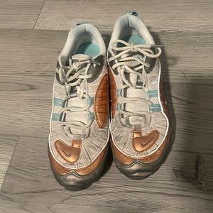 Good Condition- Nike Women shoes, size 8.5